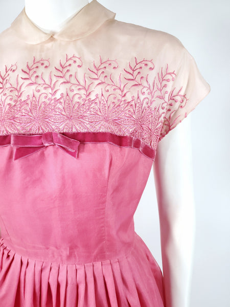 Close up of 1950s Dress Bodice