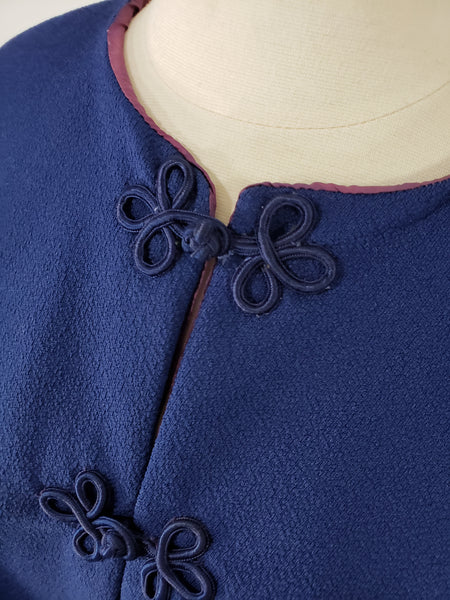 Capelet des années 60 en crêpe bleu