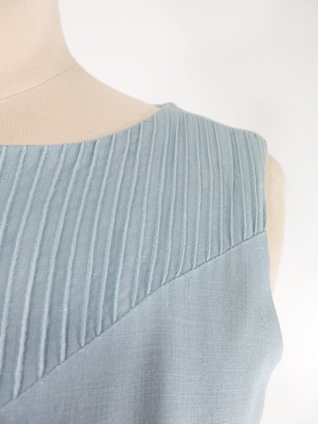 Tucks detail of 50s/60s Slim dress