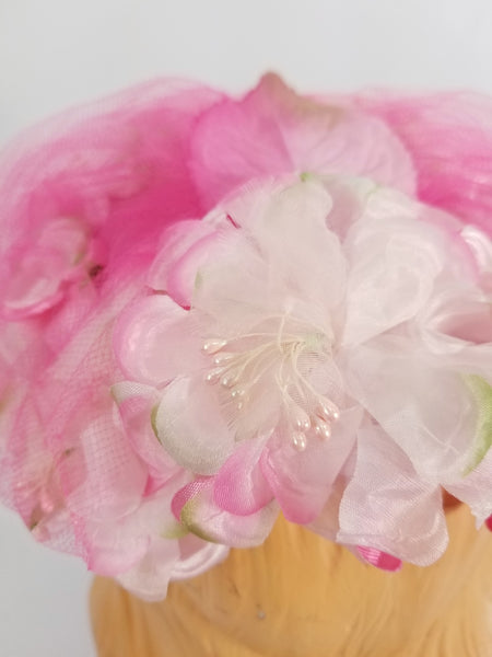 detail of flowers in 50s/60s vintage veil hat