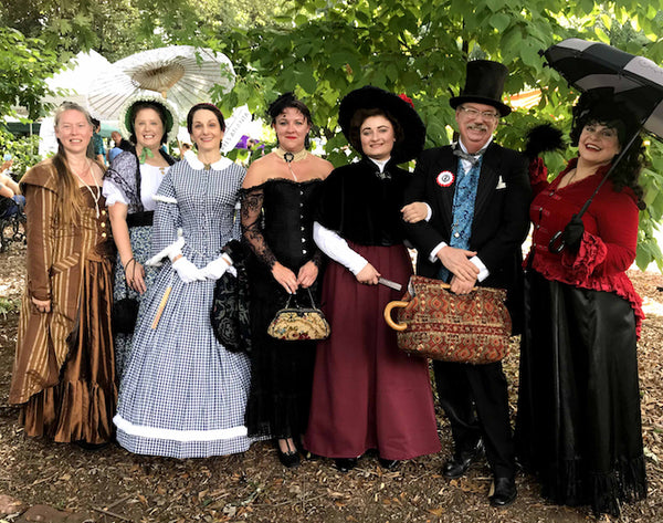 old fashioned dress up clothes How to Stop your Vintage Outfit Looking like a Costume Miss MonMon