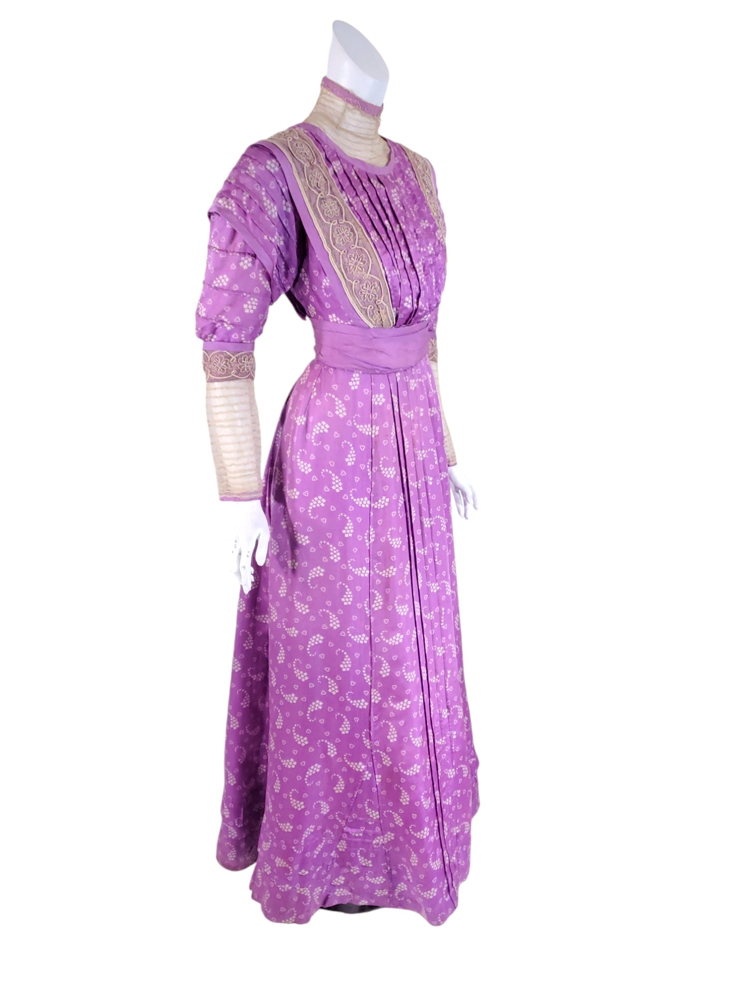 Edwardian Antique Silk and Lace Dress in Plum Purple - xs, sm Edwardian Antique Silk and Lace Dress in Plum Purple - xs, sm