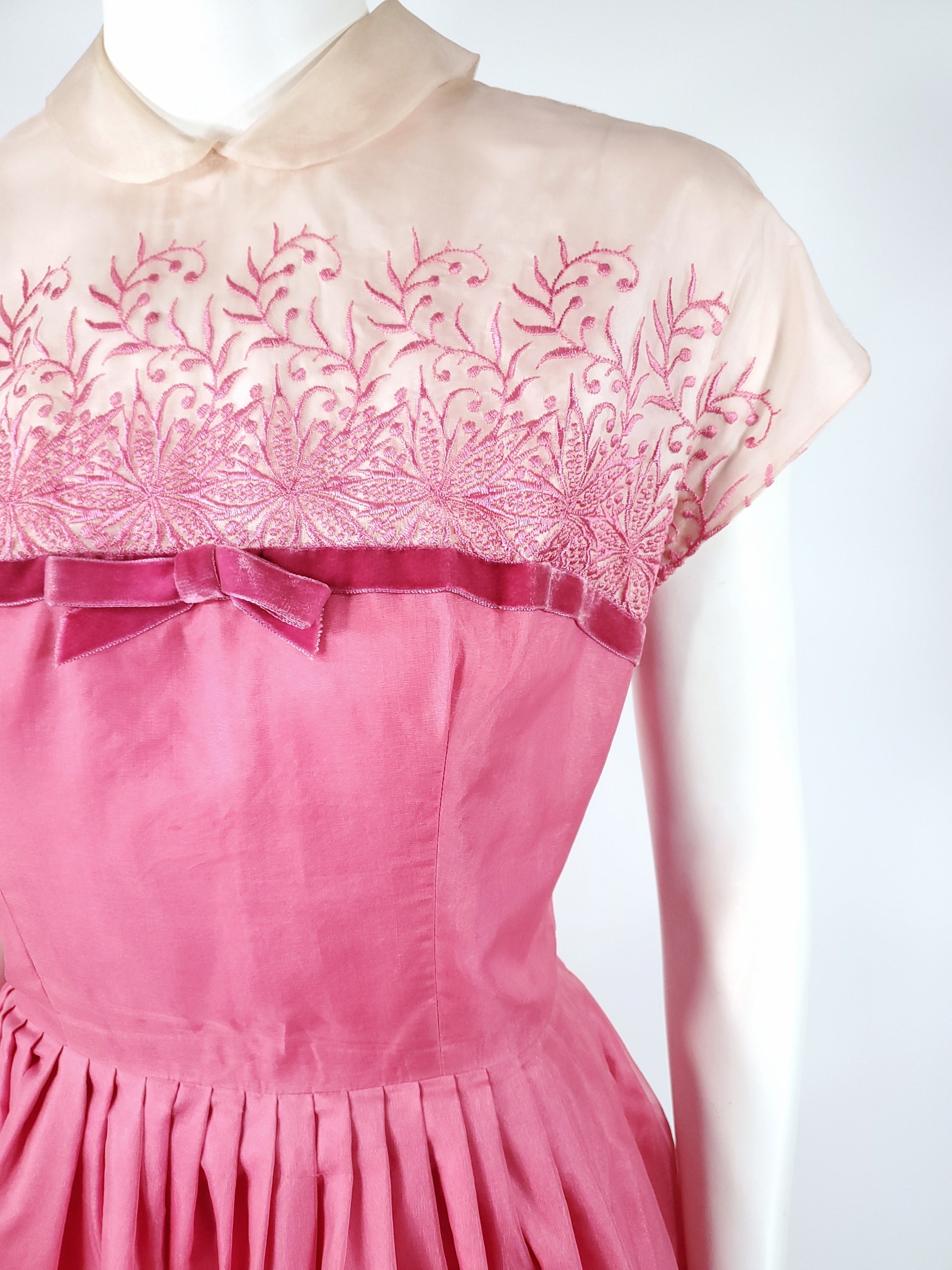 50's pink dress 1950s Vintage Homecoming Homecoming Dress and easy to style 1950s 50s Pink Appliqu Dress