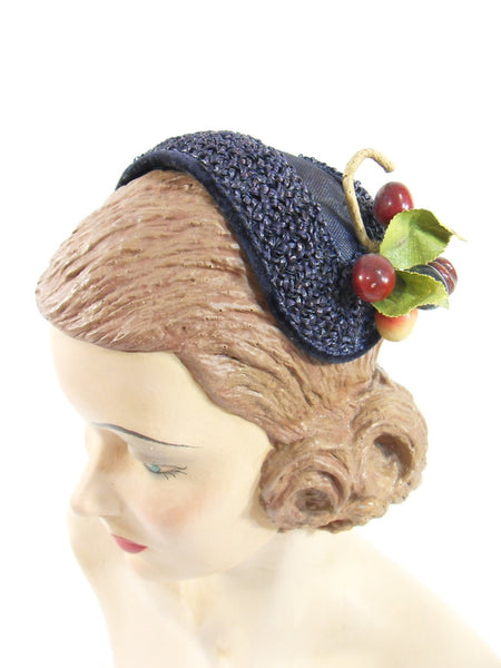 Chapeau de cocktail bandeau cerises des années 50