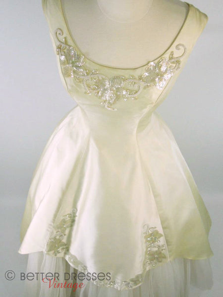 Robe de mariée complète perlée ivoire des années 60 par Mike Benet