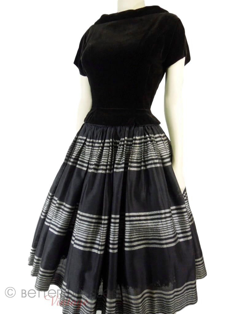 Vintage 1940s 1950s Party Dress New Look in Black Velvet and Silver Metallic Better Dresses Vintage Vintage 1940s 1950s Party Dress New Look in Black Velvet and Silver Metallic Better Dresses Vintage