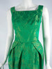 Robe de cocktail en brocart vert années 50 - sm