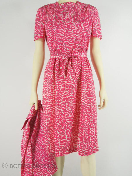 Ensemble robe et veste fuchsia et blanche des années 60