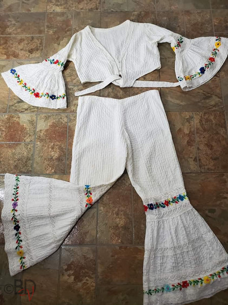 Buy Toddler Kids Baby Girls Bell-Bottoms Outfits Long Sleeve Lace T-Shirt  Tops Flare Pants Fall Winter Clothes Set (RuffleTop +White Pant, 6-12m) at  Amazon.in