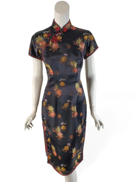 Vintage cheongsam in black 