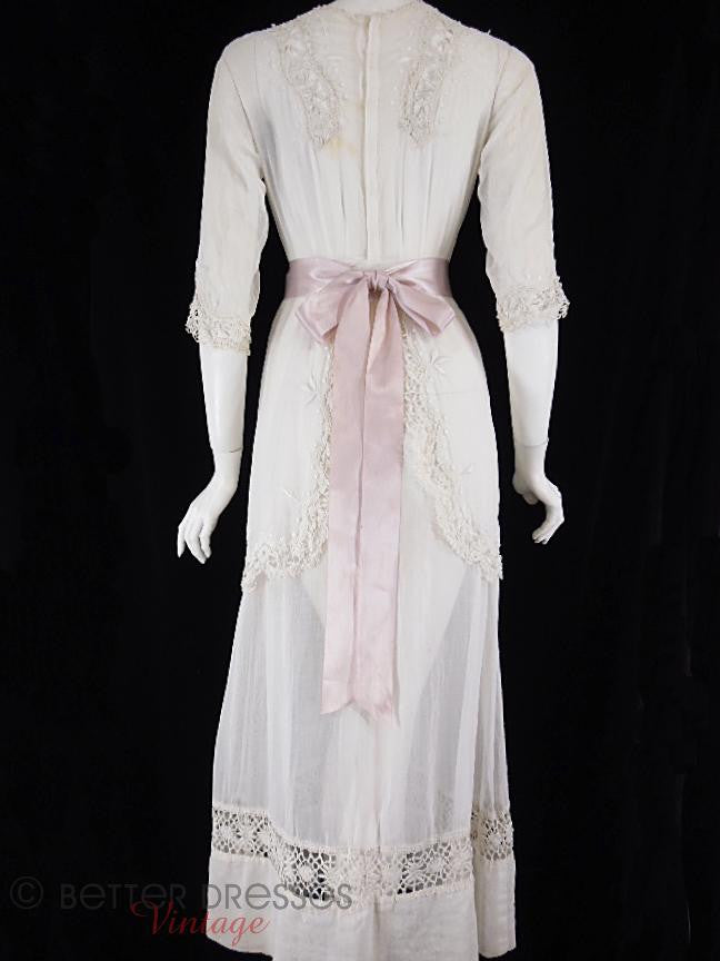 Three Summer Tea Gowns, 1900-1915, Augusta Auctions, April 8, 2015 NYC